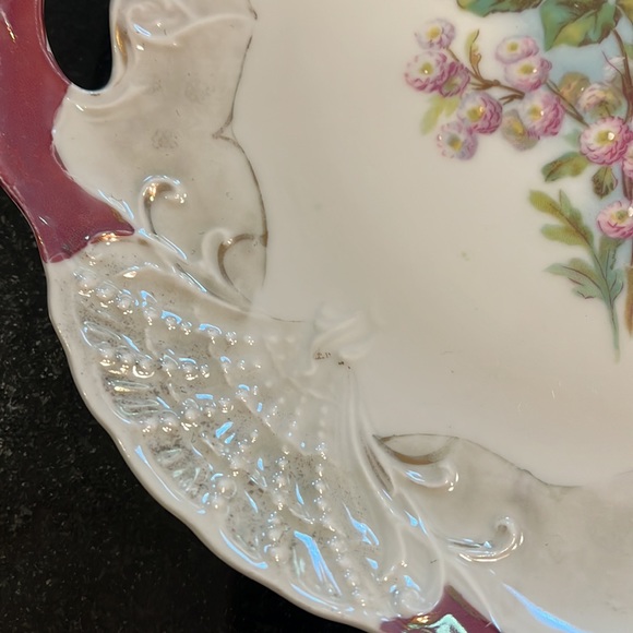 Gorgeous Decorative Plate with Pearl Luster Overlay - Yellow and Lavende… - Picture 8 of 9